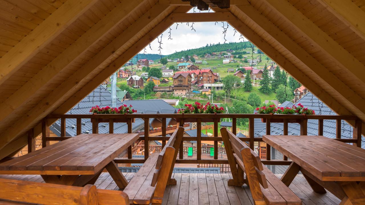 Family Hotel Kaskad Bukovel Exterior foto